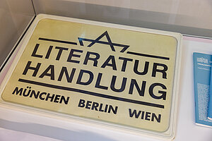 Schild der Litertaurhandlung
