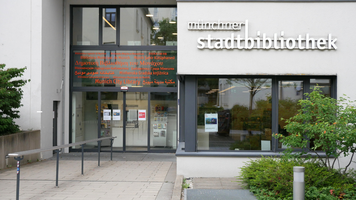 Stadtbibliothek Westend Außenansicht