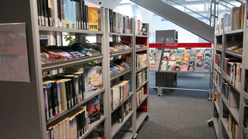 Stadtbibliothek Hadern Blick auf Hörbücher