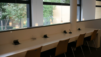 Stadtbibliothek Westend Arbeitsplätze