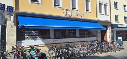 Außenansicht der Stadtbibliothek Schwabing