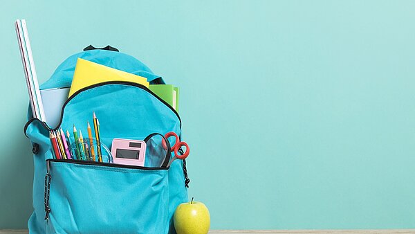 Rucksack mit Schulmaterialien