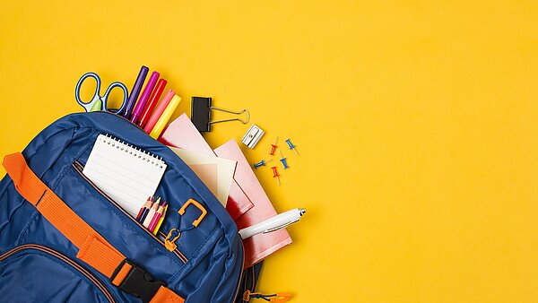 Rucksack mit Schulmaterialien